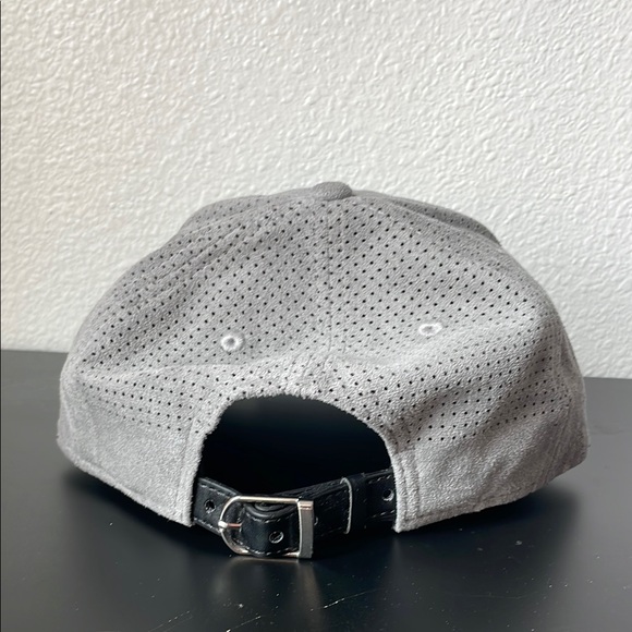 Bulls New Era Gray Suede Cap - Picture 3 of 11